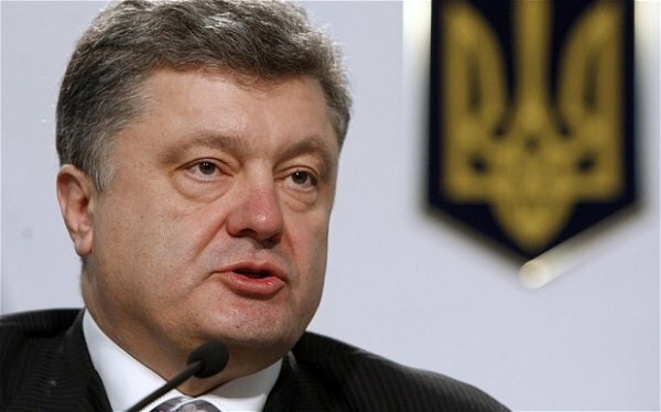 Порошенко поручил установить контроль над Чонгаром